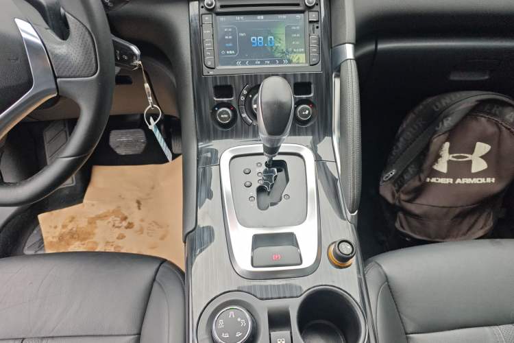 Used Peugeot 3008 2013 1.6THP Automatic Trend Edition Gear Lever