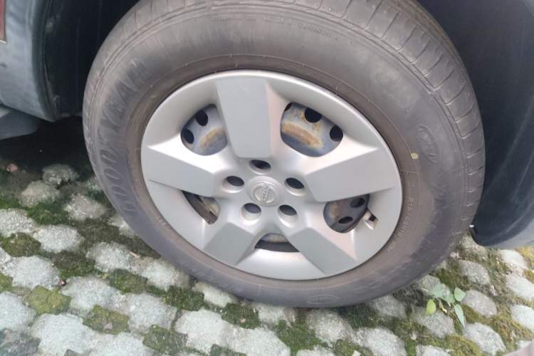 Used Nissan Qashqai 2011 1.6XE Wind 5MT 2WD Right Front Wheel Hub