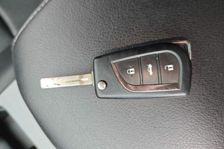 Used Toyota Reiz 2013 2.5S Elite Edition Vehicle Key