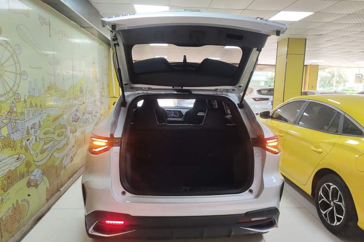 Used CHANGAN OSHAN X5 PLUS 2023 1.5T DCT Pioneer Edition Trunk