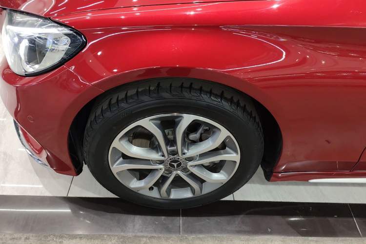 Used Mercedes-Benz C-Class 2018 C 180 L Fashion Edition Sport Version Left Front Wheel Hub