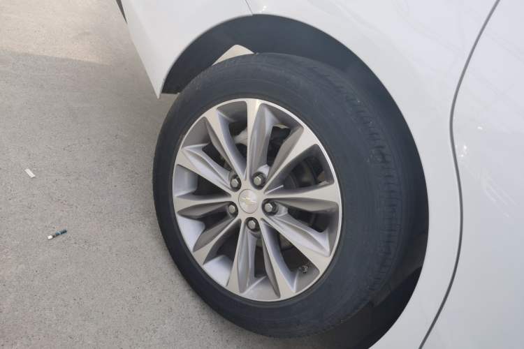 Used Chevrolet Monza 2021 320 Automatic Enjoyment Sunroof Edition Right Rear Wheel Hub