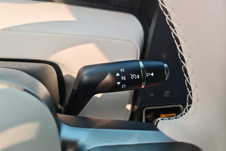 Used iCAR V23 2025 401 Two-Wheel Drive Advanced Edition Gear Lever