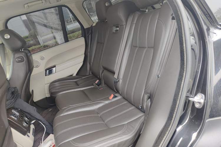 Used Land Rover Range 2015 3.0 SC V6 Vogue Left Rear Seat