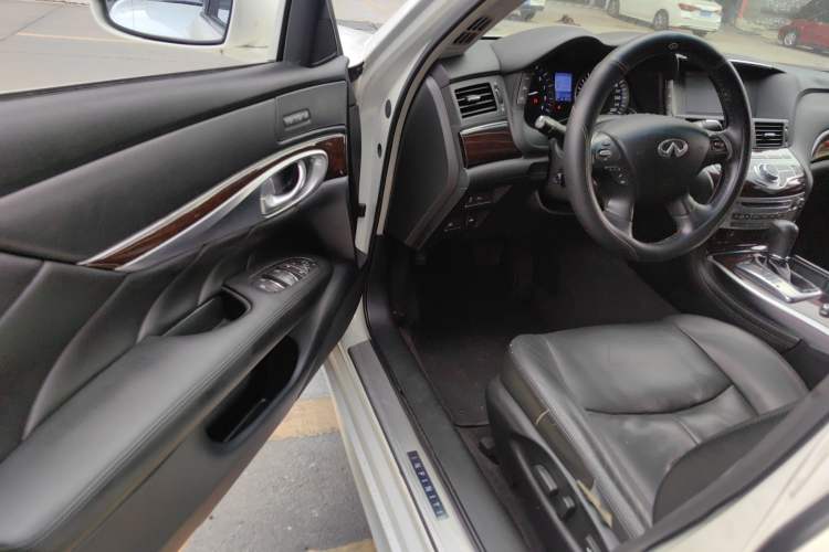 Used Infiniti Q70 2013 Q70L 2.5L Comfort Edition