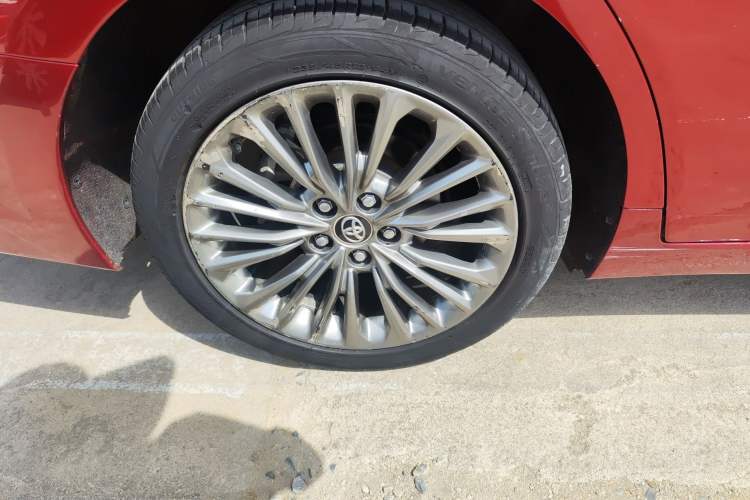 Used Toyota Avalon 2019 Dual-Engine 2.5L XLE Prestige Version China V Standard
