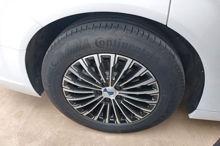 Used Denza D9 2022 DM-i 970 Four-Wheel Drive Prestige Model
