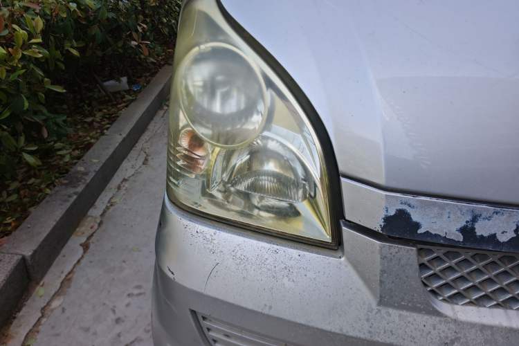 Used Wuling Rongguang 2012 1.2L Extended Basic Version LJY Right Front Headlight