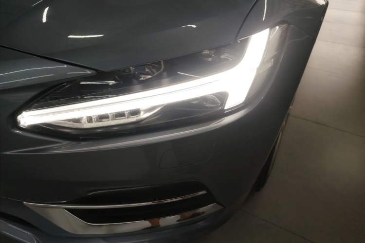 Used Volvo S90 New Energy 2019 T8 e-Drive Hybrid Intelligent Luxury Version China VI Standard Left Front Headlight
