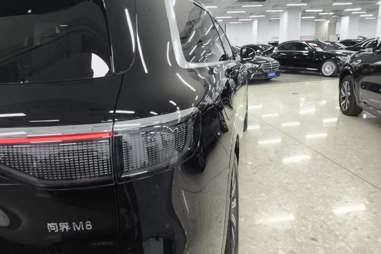 Used Hima AITO M8 2025 Extended-Range Max Version 37 kWh 6-Seater Exterior 6