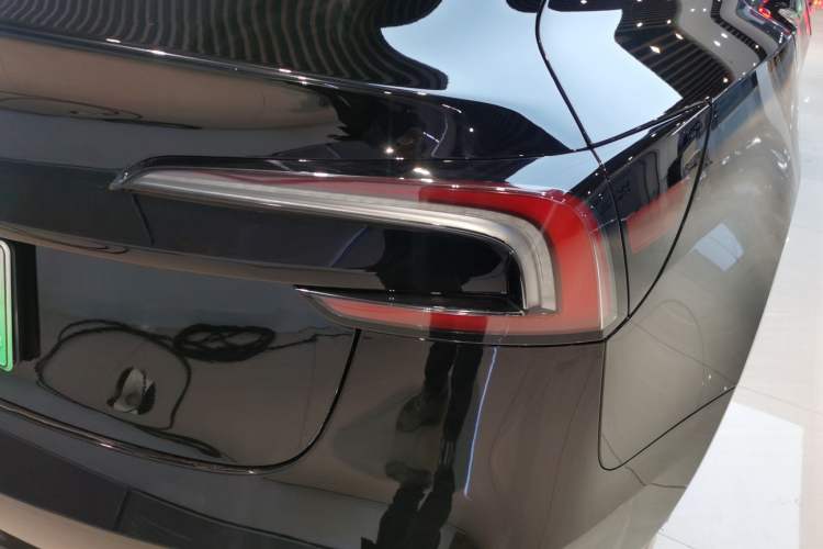 Used Tesla Model 3 2023 Long-Range All-Wheel-Drive Version