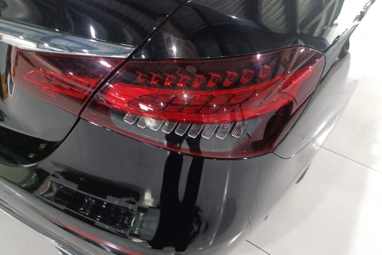 Used Mercedes-Benz E-Class 2022 Updated E 260 L Right Rear Taillight