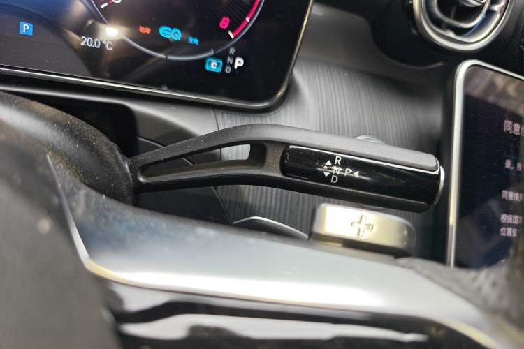 Used Mercedes-Benz C-Class 2022 C 260 L Obsidian Night Sport Edition Gear Lever