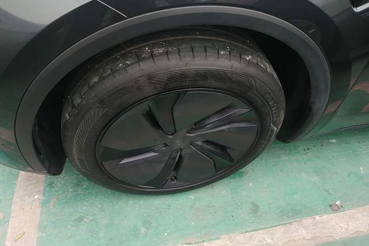 Used Tesla Model Y 2025 Rear-Wheel-Drive Version