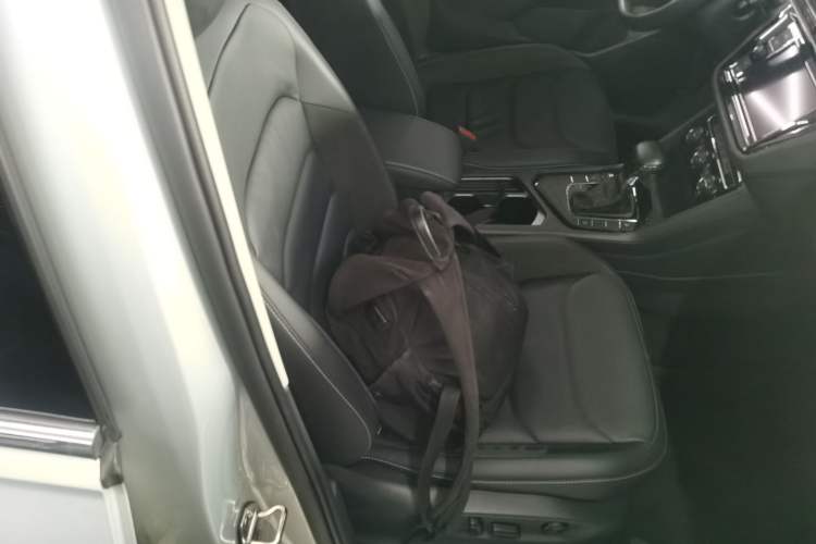 Used Volkswagen Tiguan L 2018 Revised Version 330TSI Automatic Two-Wheel Drive Comfort Edition
