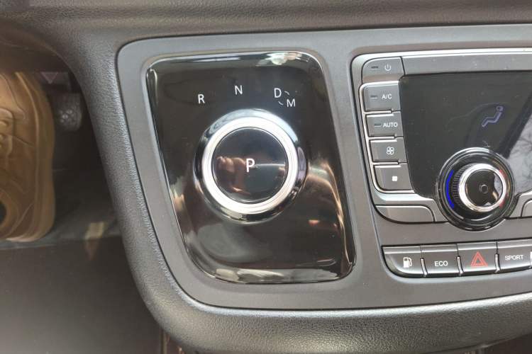 Used SAIC MAXUS G10 2022 2.0T Automatic Smart Enjoyment Version Gasoline 7 Seats