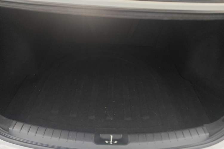 Used Hyundai Elantra (6th Generation / Lingdong) 2016 1.6L Automatic ZhiXuan · Youth Edition