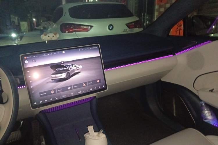 Used Zeekr 007 2024 Rear-Drive Intelligent Driving Version 75 kWh Audio And AC Panel