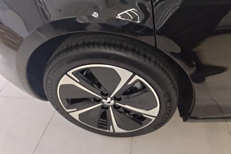 Used Nio ET5T 2024 75kWh Touring Right Rear Wheel Hub