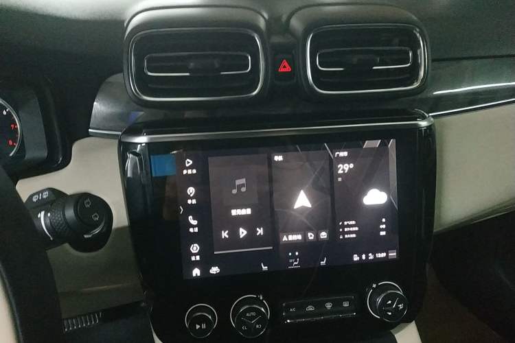 Used Lynk & Co 02 2019 High-Energy Edition 2.0T Automatic Two-Wheel Drive Shine Pro Edition China VI Standard Audio And AC Panel