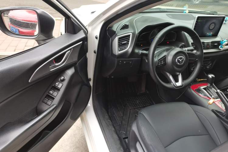 Used Mazda 3 Axela 2017 Sedan 1.5L Automatic Comfort Model Emission Standard China V