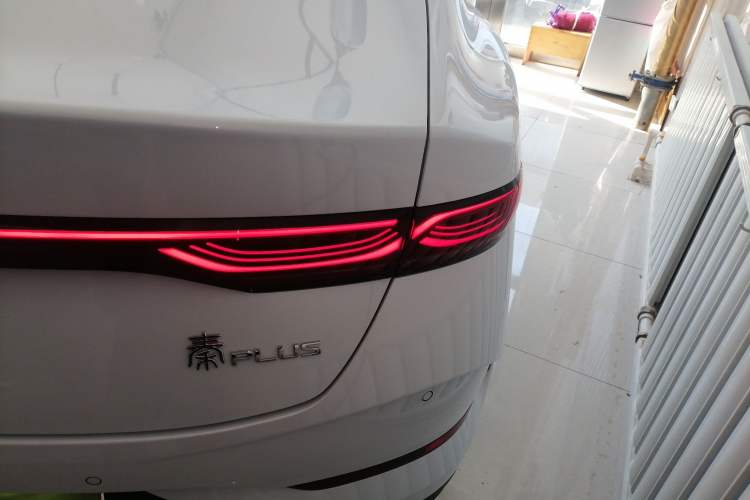 Used BYD Qin PLUS 2025 DM-i Smart Drive 55KM Leading Model Right Rear Taillight