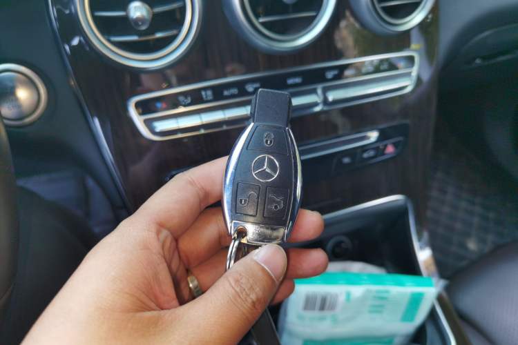 Used Mercedes-Benz GLC 2018 GLC 260 4MATIC Luxury Model Vehicle Key