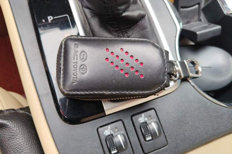 Used Toyota Highlander 2018 2.0T Four-Wheel Drive Luxury Version 7 Seats China VI Standard