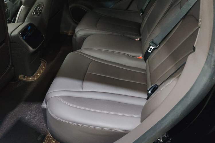 Used Denza Z9 2024 630 km All-Wheel Drive Max Version