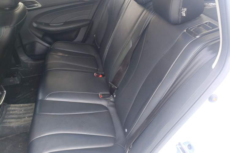 Used Roewe i5 2019 1.5L Automatic 4G Connected Langhao Edition
