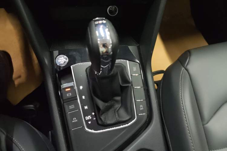 Used Volkswagen Tharu 2019 330TSI Four-Wheel Drive Luxury Edition China VI Standard
