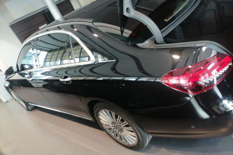 Used Mercedes-Benz E-Class 2021 E 300 L Luxury Model
