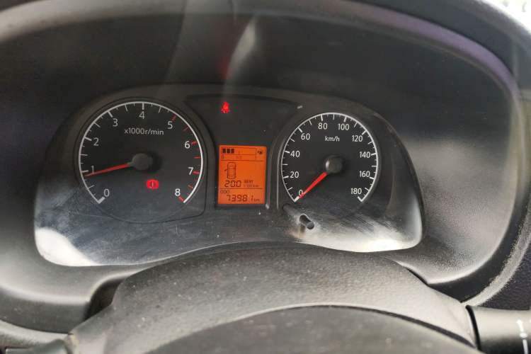 Used Venucia R30 2014 1.2L Manual Comfort Edition