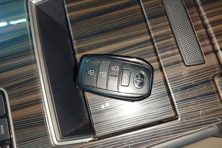 Used Toyota Sienna 2024 2.5L Hybrid Luxury Edition
