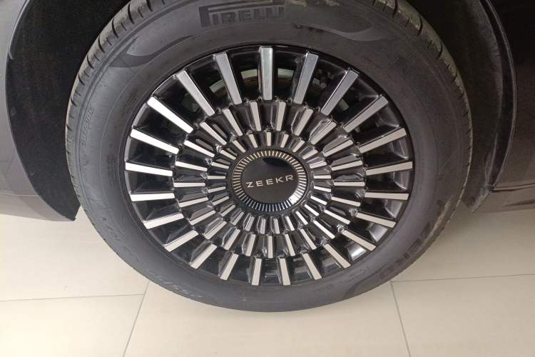 Used Zeekr 009 2024 Six-Seat Executive Version 4WD 108 kWh
