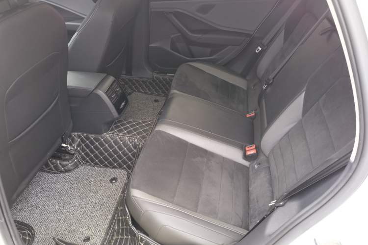 Used Volkswagen Sagitar 2022 280TSI DSG Excellence Edition Left Rear Seat