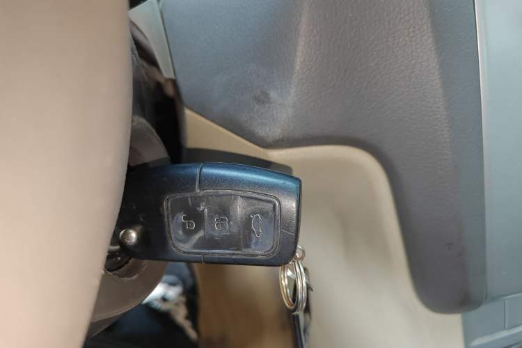 Used Ford Focus 2011 Sedan 1.8L Automatic Fashion Edition
