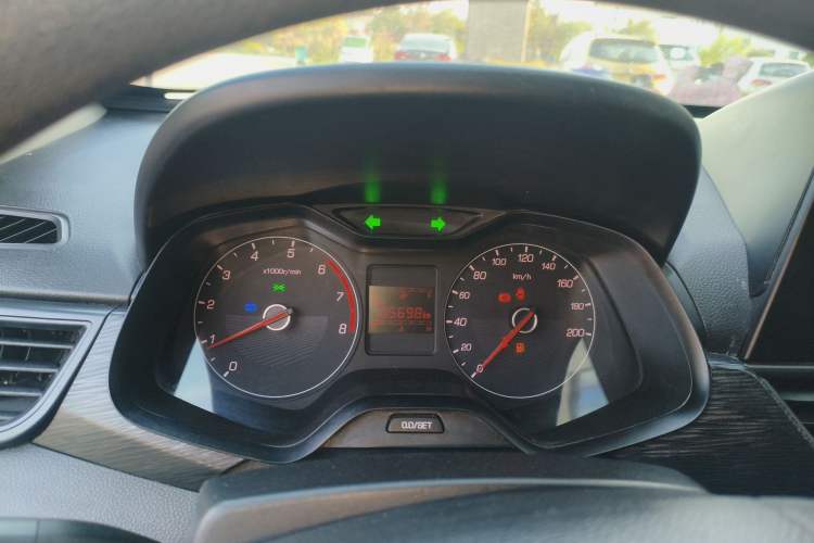 Used Baojun 310 2016 1.2L manual Comfort trim level