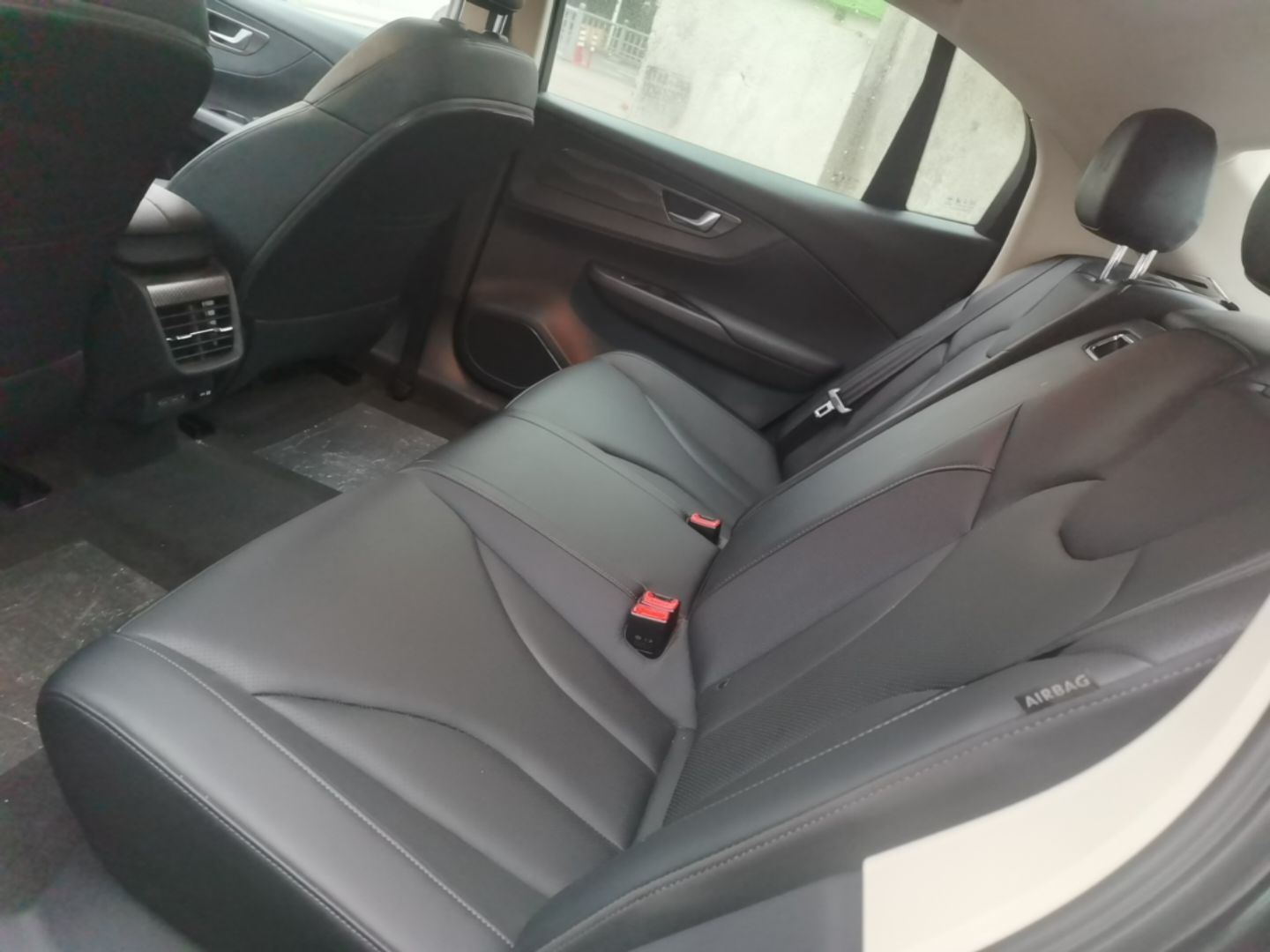 Hongqi E-QM5 2023 Revised Version Basic Travel Edition — снимка 20