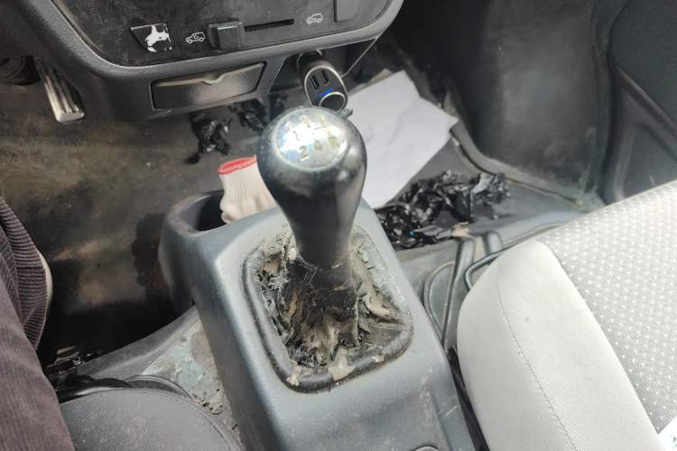 Used Jinbei Hiace X30 2013 1.3L Standard Version
