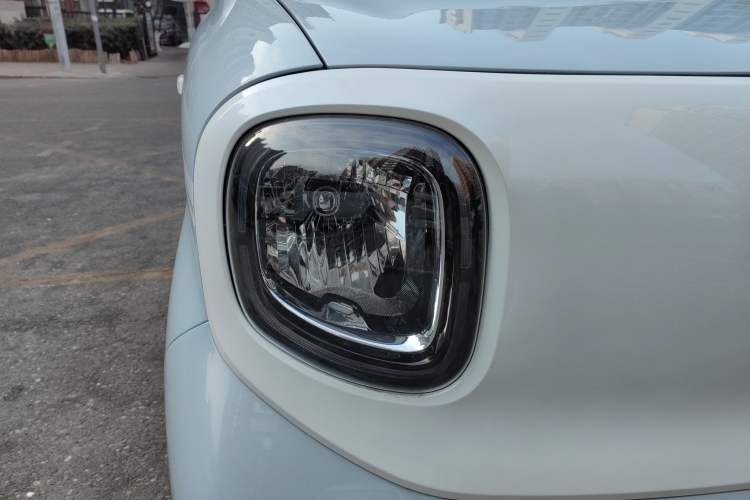 Used Bestune Pony 2025 222km Range Agile Horse Right Front Headlight