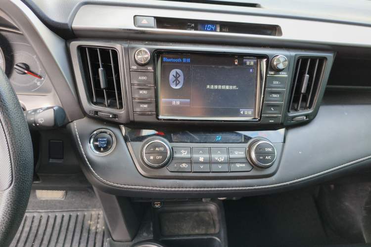 Used Toyota RAV4 2019 2.0L CVT Two-Wheel Drive Luxury Version China VI Standard