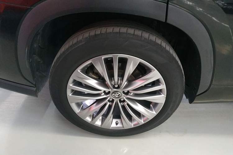 Used Toyota Highlander 2022 Dual-Engine 2.5L Four-Wheel Drive Prestige Version 7 Seats
