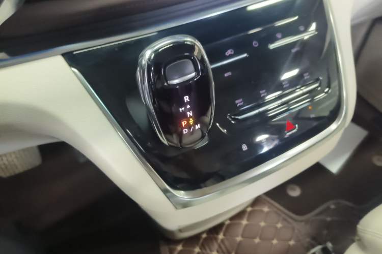 Used Buick GL8 2023 Land Executive Class Comfort Model