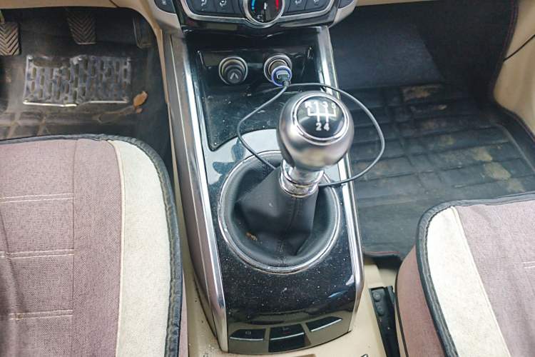 Used Zotye Domy X5 2017 Platinum Edition 1.5T Manual Luxury 7-Seater Model Gear Lever