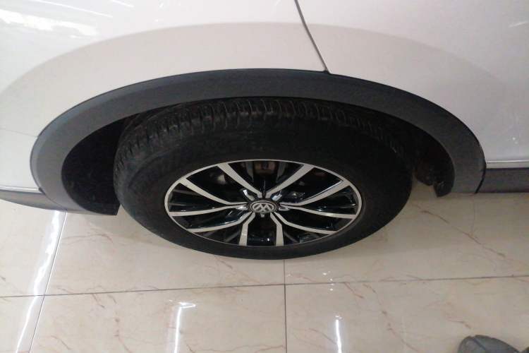 Used Volkswagen Tiguan L 2017 330TSI Automatic Two-Wheel Drive Luxury Edition
