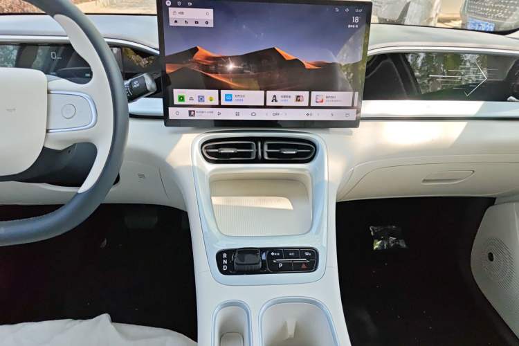 Used Geely Galaxy Geome 2026 Model 410km Freedom Edition Audio And AC Panel