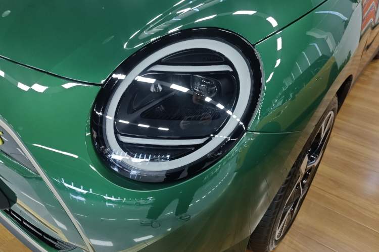 Used MINI Electric MINI COOPER 2024 452km COOPER SE Artist
