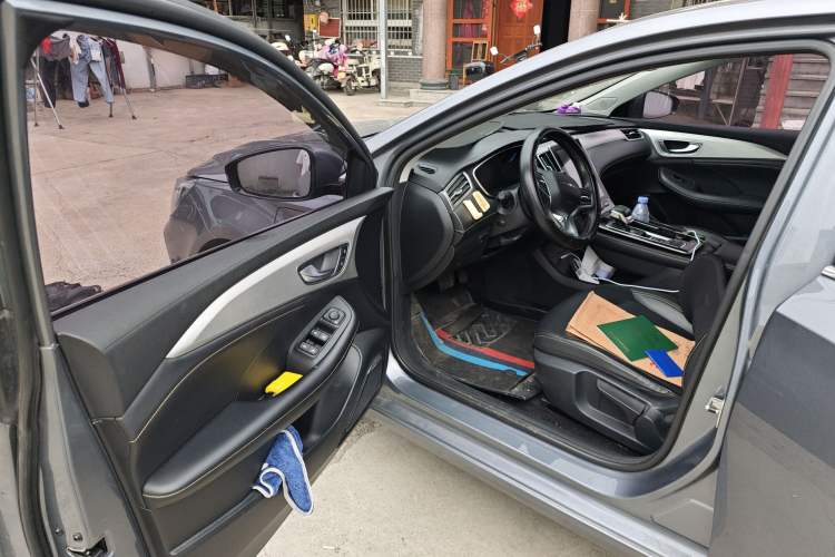 Used Roewe i6 MAX New Energy 2022 EV 500 Grand Touring Edition with Sunroof Driver Seat