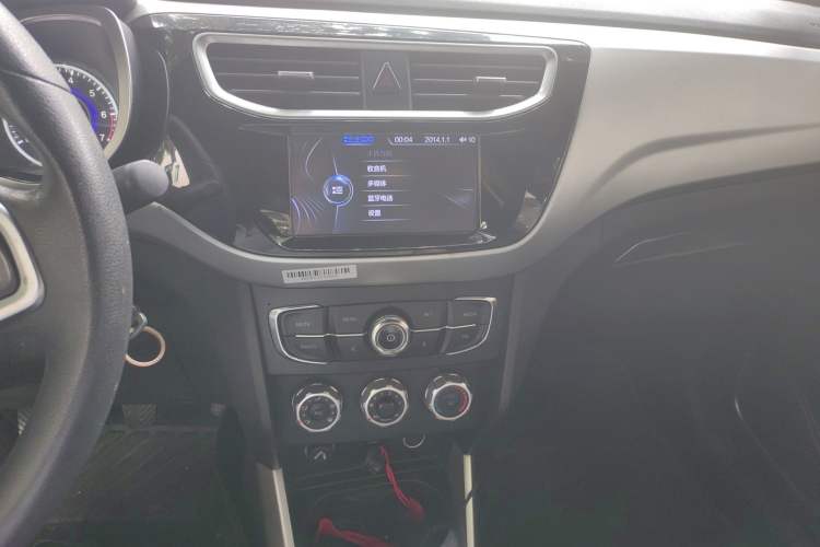 Used Brilliance V3 2015 1.5T Manual Urban Model Audio And AC Panel